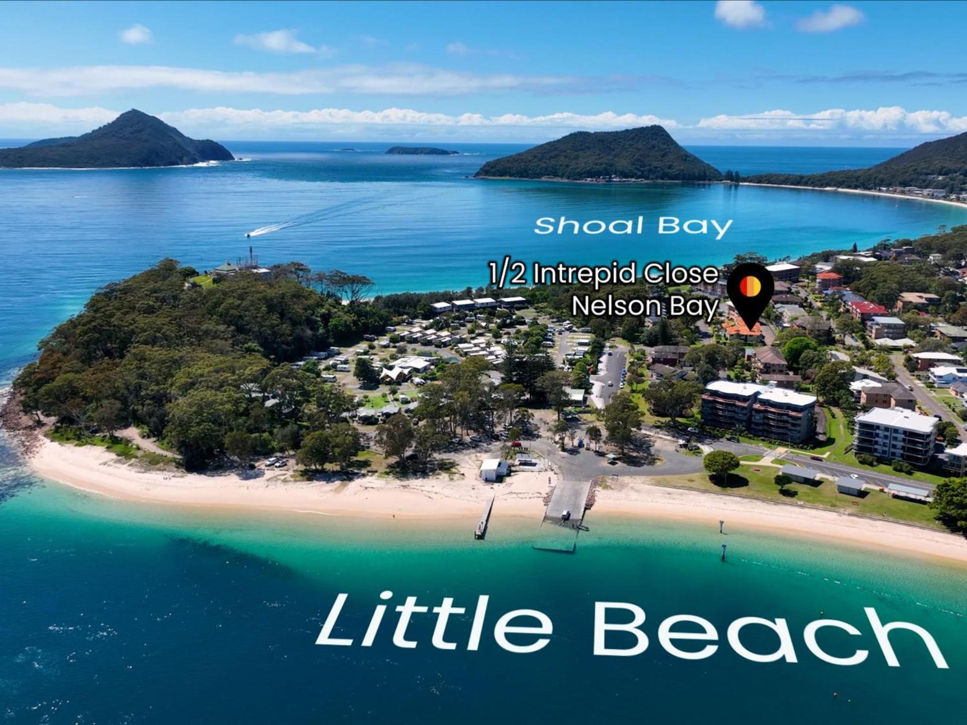 Martys Little No 1 Two Story * Nelson Bay