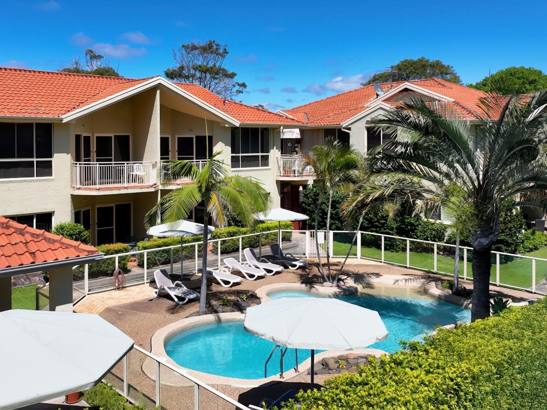 Martys Little No 1 Two Story Apartment