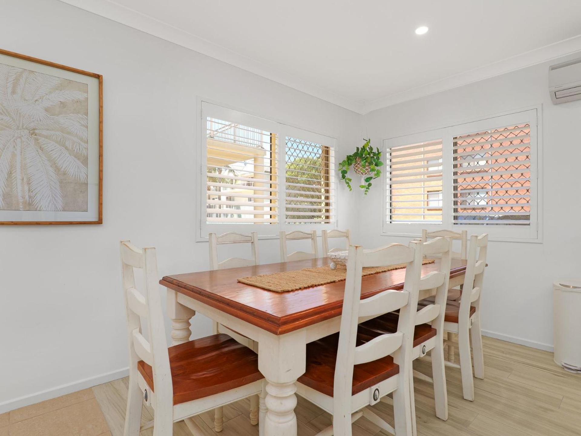 Martys Little No 1 Two Story * Nelson Bay