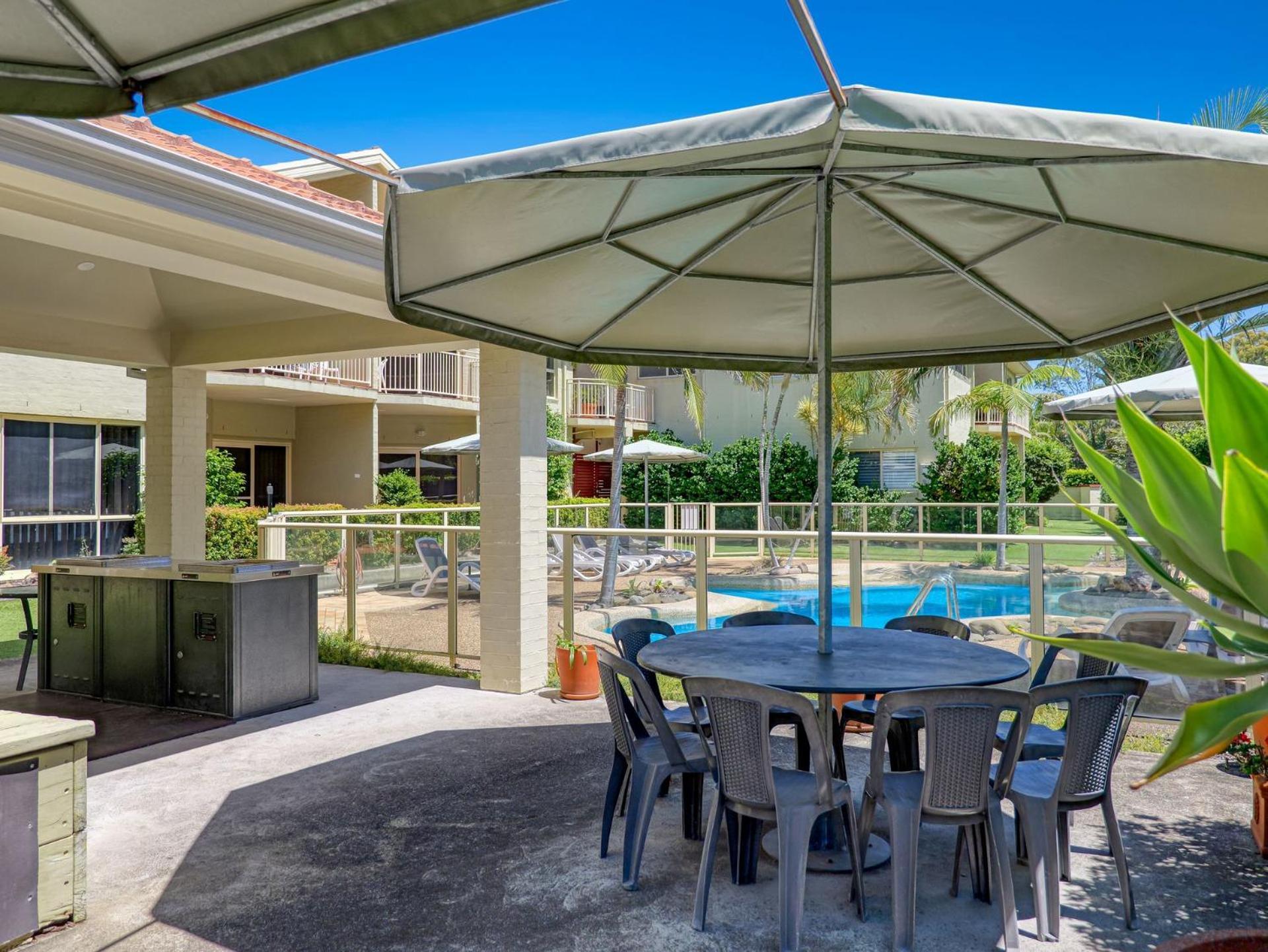 Martys Little No 1 Two Story Apartment