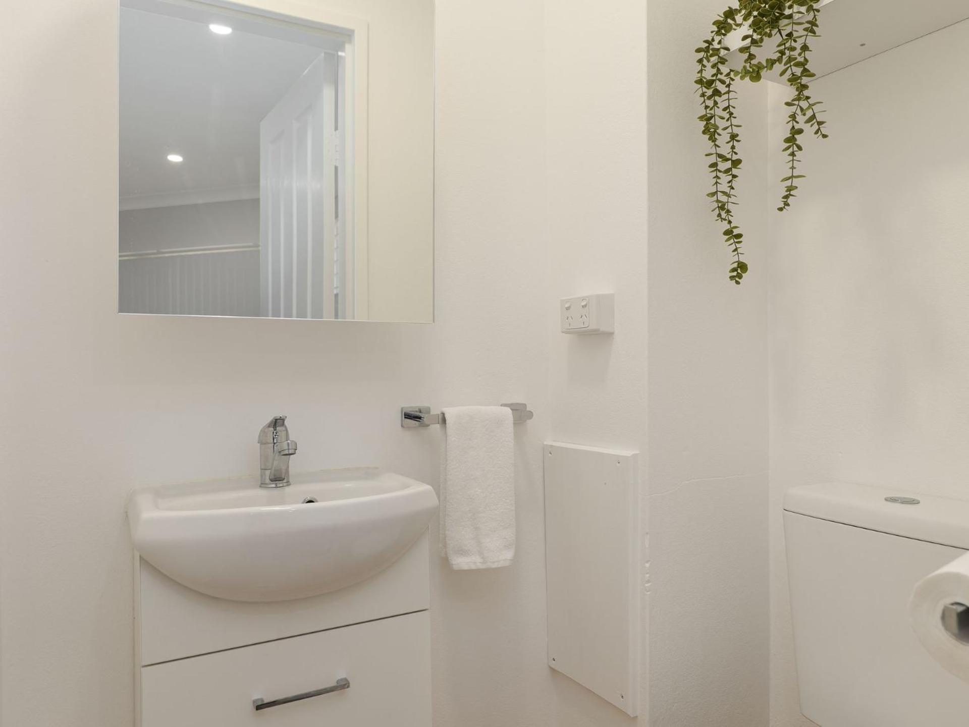 Martys Little No 1 Two Story * Nelson Bay